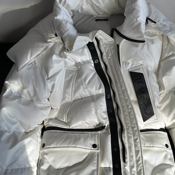 Tom Ford Men's Long Puffer Coat with Contrast Trim SIZE 50 - Picture 5 of 16